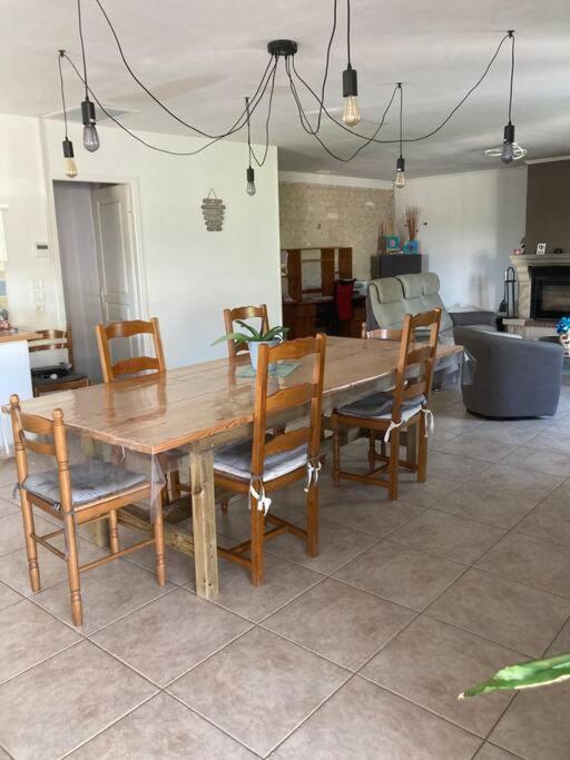Chez Laure - Authentique Maison En Pierre De 160 M2 Au Calme *